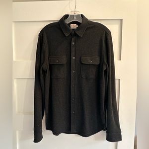 Faherty Legend sweater shirt size medium in dark gray